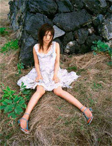 《岳在厨房我解开衣服给我喝-特级A欧美做爰片黑寡妇》