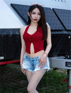 《男生的坤坤放在女生的坤坤里蘑菇-熟女人妻精品一区二区三》